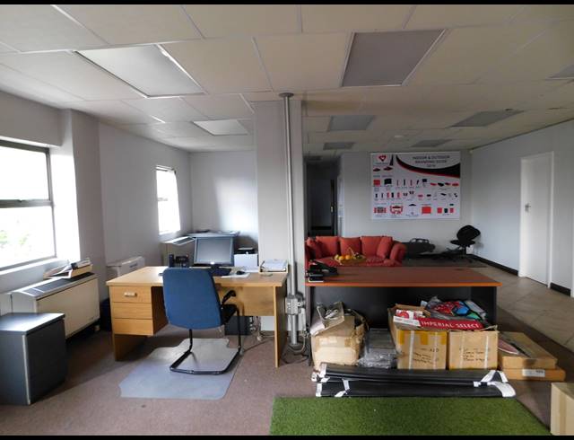 350M² OFFICE TO LET IN FERNDALE